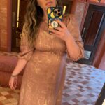 wearing the pink and gold Closet London dress in a mirror selfie